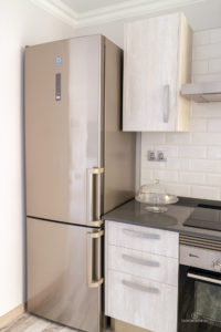 Reportaje Fotográfico Publicitario Apartamento Sarelen. Santa Cruz de La Palma. Salón Comedor Acceso a Internet. Balcón o terraza. 2 Sofás. Plazas en la sala de estar (4). Plazas para cenar (4).Televisión.TV por cable o satélite.Vistas al mar. Wifi.https://www.apartamentosarelen.com