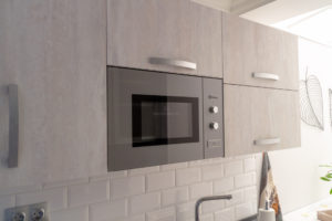 Reportaje Fotográfico Publicitario Apartamento Sarelen. Santa Cruz de La Palma. Salón Comedor Acceso a Internet. Balcón o terraza. 2 Sofás. Plazas en la sala de estar (4). Plazas para cenar (4).Televisión.TV por cable o satélite.Vistas al mar. Wifi.https://www.apartamentosarelen.com