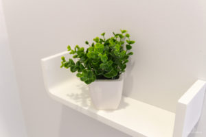 Reportaje Fotográfico Publicitario Apartamento Sarelen. Santa Cruz de La Palma. Salón Comedor Acceso a Internet. Balcón o terraza. 2 Sofás. Plazas en la sala de estar (4). Plazas para cenar (4).Televisión.TV por cable o satélite.Vistas al mar. Wifi.https://www.apartamentosarelen.com